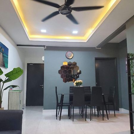 Appartement Casa Inderaloka Pantai Batu Buruk à Kuala Terengganu Extérieur photo