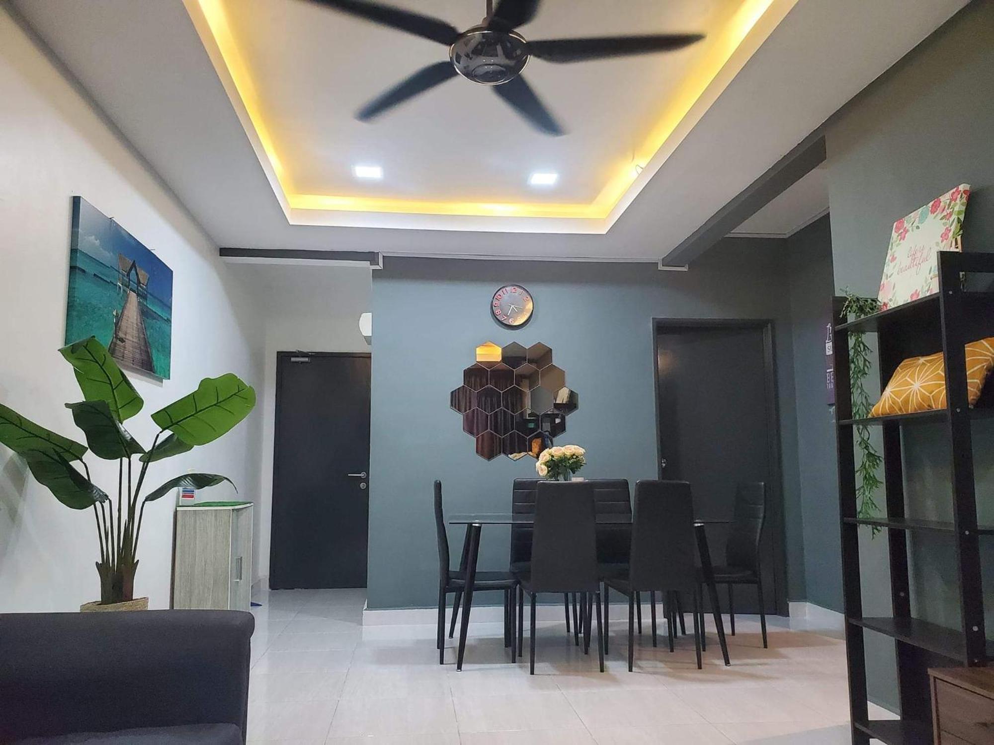 Appartement Casa Inderaloka Pantai Batu Buruk à Kuala Terengganu Extérieur photo